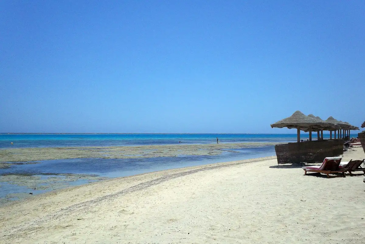 White sand beach and turquoise water in Marsa Alam